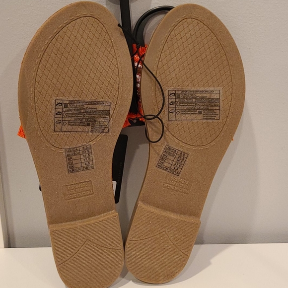 Sandals - Picture 3 of 4